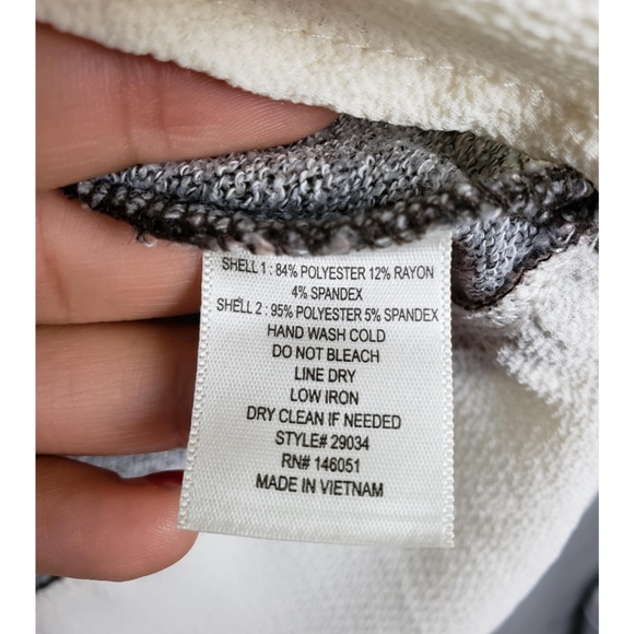 Monteau Chevron Mixed Layered Collared Sweater - Picture 4 of 4